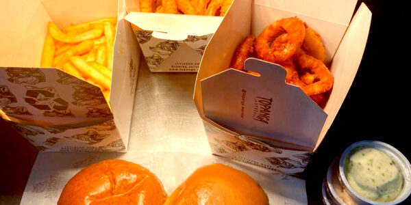 Topanga Burgers tem promoção exclusiva para seguidores A&A
