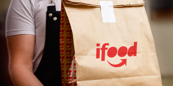 iFood reduz taxas de mais de 200 mil restaurantes para apoiar parceiros no agravamento da pandemia