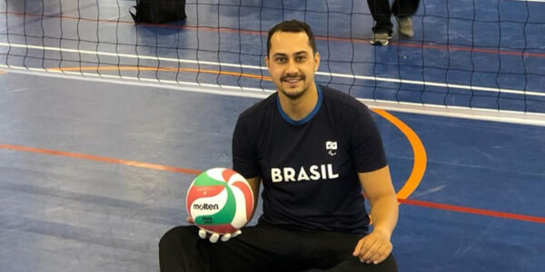 Atleta de vôlei sentado de Barueri vai representar o Brasil em Tóquio