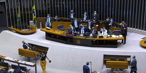 Câmara aprova mudanças no Imposto de Renda