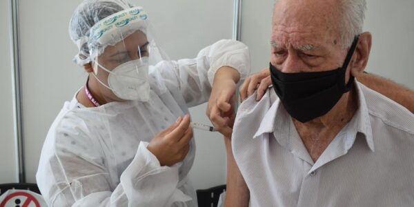 Confira o cronograma da 3ª dose em Barueri
