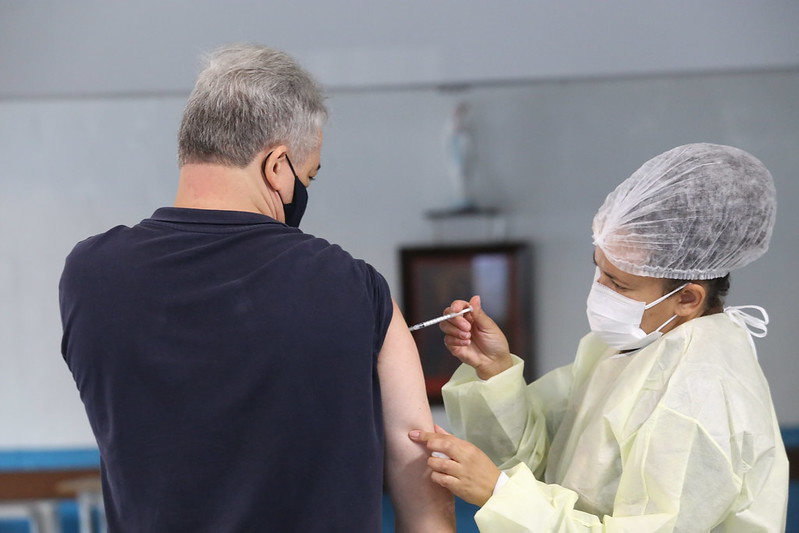 SP vai aplicar a dose adiconal em idosos e imunossuprimidos