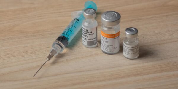 Saúde de Barueri ressalta a importância de tomar a dose de reforço da vacina contra Covid-19