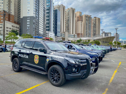 Cidade Mais Segura: operação conjunta das Polícias Civil e Militar e GCM percorreu bairros de Barueri