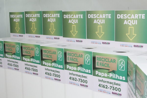 Papa-pilhas são distribuídos em diversos pontos de Barueri