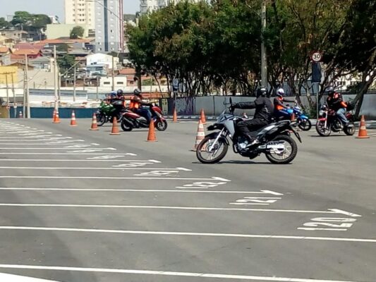Barueri abre inscrições para curso de pilotagem preventiva para motociclistas