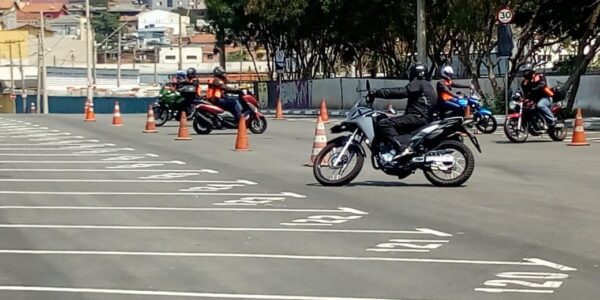 Barueri abre inscrições para curso de pilotagem preventiva para motociclistas