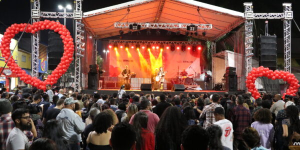 Boulevard dos Namorados, em Barueri, terá shows de Zeca Baleiro e Claudio Zoli