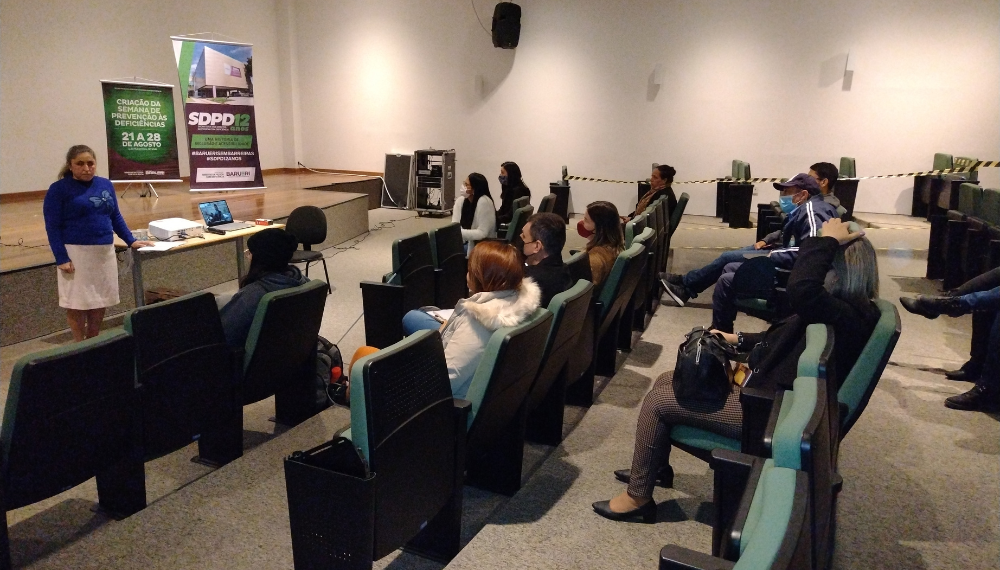 palestra abordagem pessoas com deficiência