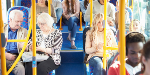 Gratuidade no transporte público intermunicipal para idosos de 60 a 65 anos já está em vigor