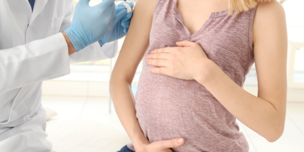 Vacinação bivalente está disponível para gestantes e puérperas em Santana de Parnaíba