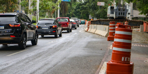 Obras das marginais da Castello Branco impactam trânsito de Barueri