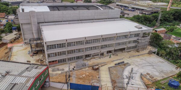 Obras do Colégio Abelardo, na Fazendinha, seguem em ritmo avançado