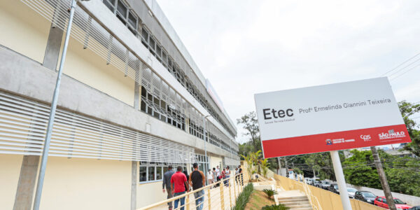 Etecs de Santana de Parnaíba abrem vagas para professores