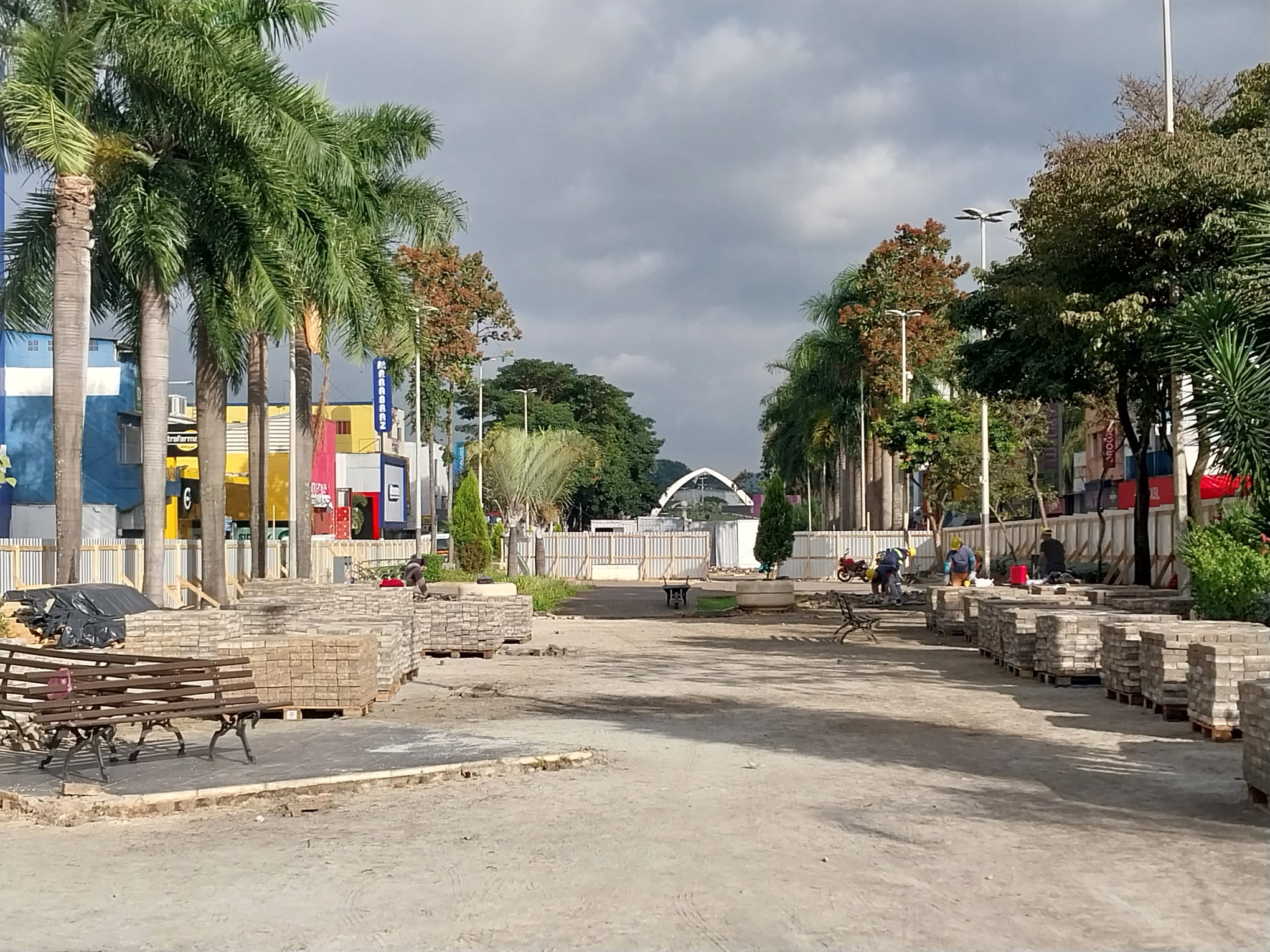 Boulevard Central Barueri reformas obras Alphaville