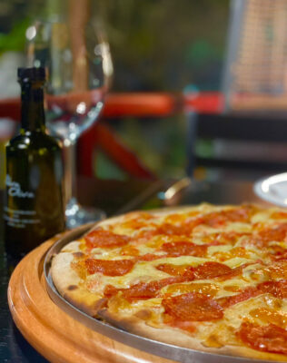 Pizzaria Paulino Alphaville traz menu com mais de 60 sabores e opção de massa sem glúten