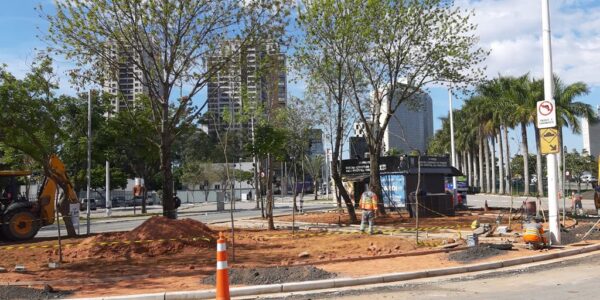 Obras da praça na rotatória da Fieb Tech, em Alphaville, seguem no prazo previsto
