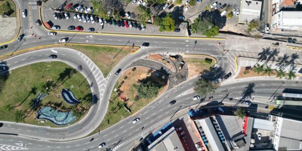 Obras do Centro e da Castello Branco geram desvios de trânsito em Barueri