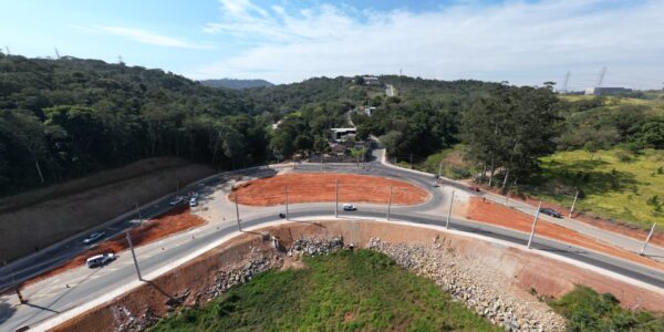 Santana de Parnaíba realiza obras na Estrada Bela Vista