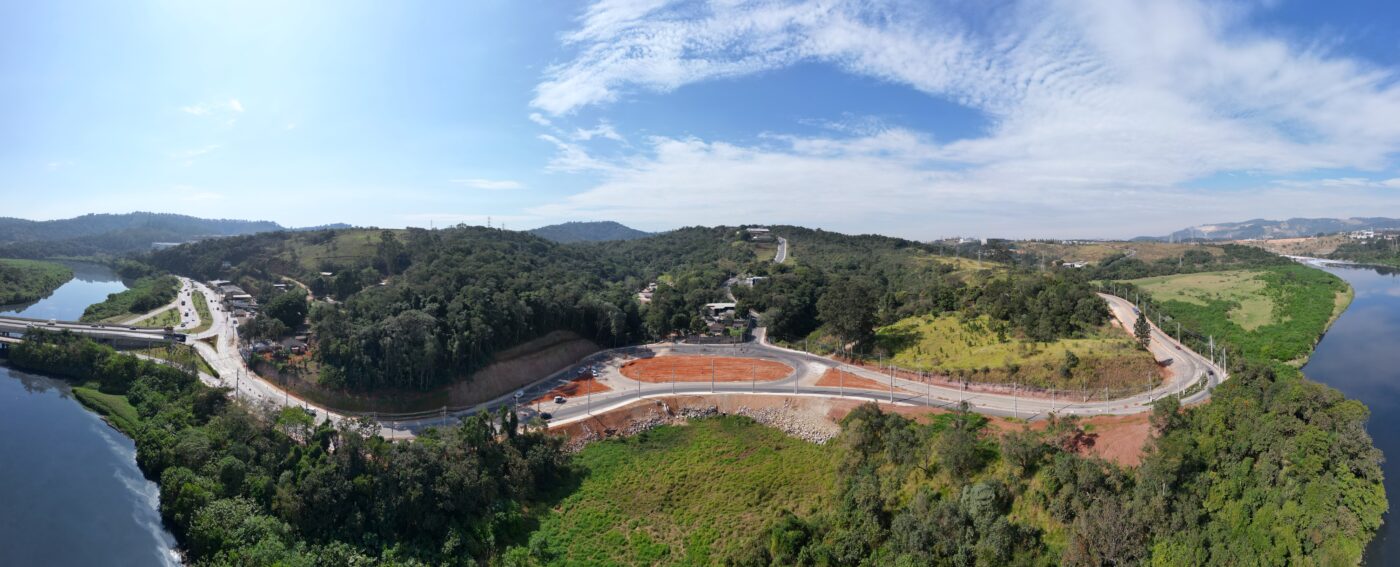 Santana de Parnaíba obras pavimentação mobilidade urbana alphaville
