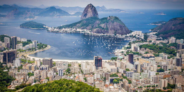 15 destinos nacionais e internacionais mais buscados por brasileiros para viajar