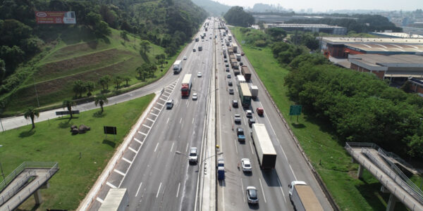 Sistema Castello-Raposo e trecho oeste do Rodoanel devem ter fluxo de mais de 1,8 milhão de veículos durante feriadão, prevê CCR