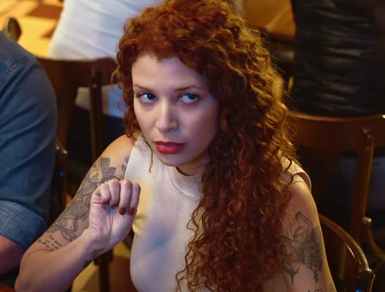 Proteção às mulheres: um gesto simples e discreto pode ajudar vítimas de abuso
