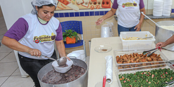 Dia 9 tem Feijoada Solidária, na Arena de Eventos de Santana de Parnaíba