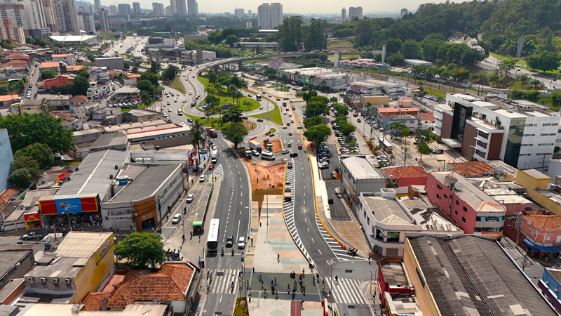 Novo trecho viário com canalização é inaugurado no Centro de Barueri