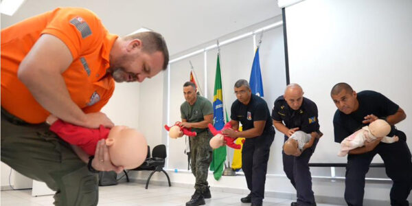 Guarda Municipal de Barueri salva bebê de 7 dias de engasgo