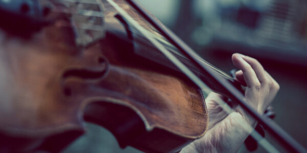 Dia das Mães: Centro Comercial Alphaville promove apresentações de violino