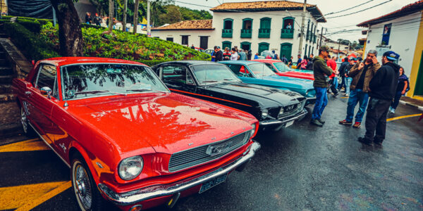 Antigomobilismo de Santana de Parnaíba homenageia os 60 anos do Mustang