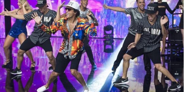 Shopping de Barueri recebe show cover de Bruno Mars no dia 25