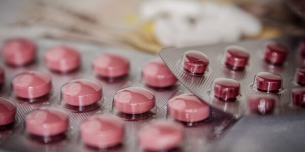 Medicamentos terão reajuste de até 5,06% em 2025