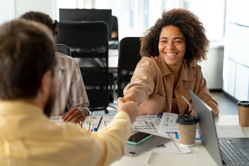 7 empresas estão com inscrições abertas para programas de estágio