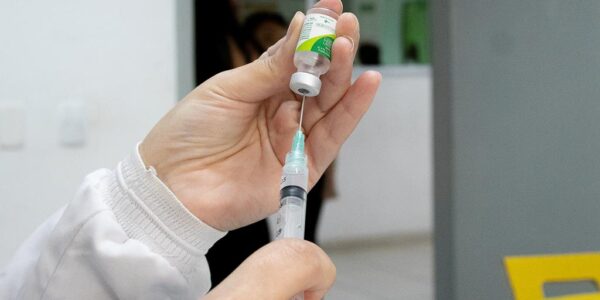SP amplia vacinação contra a gripe para toda a população