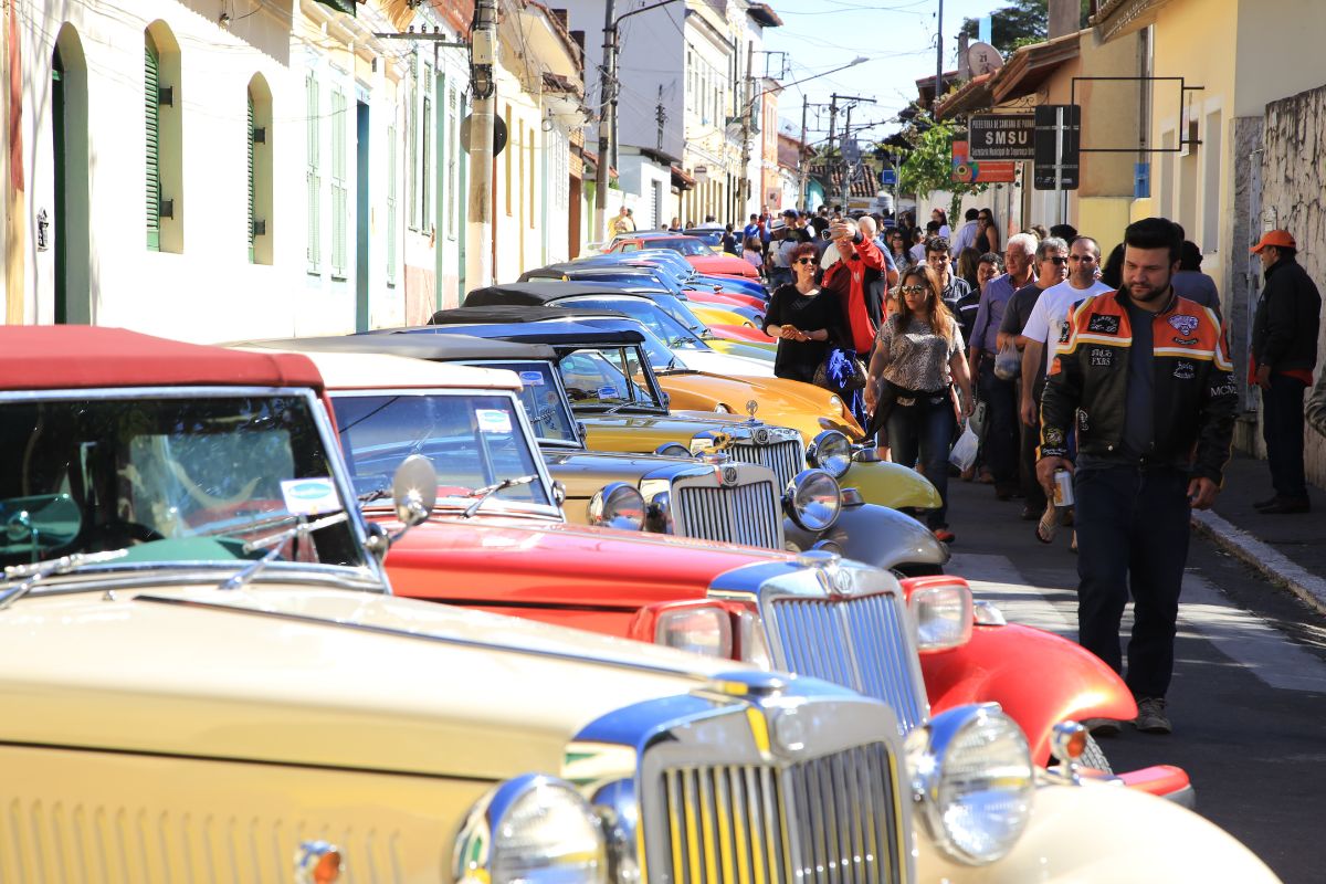 Encontro de Antigomobilismo reunirá mais de 300 carros clássicos em Santana de Parnaíba